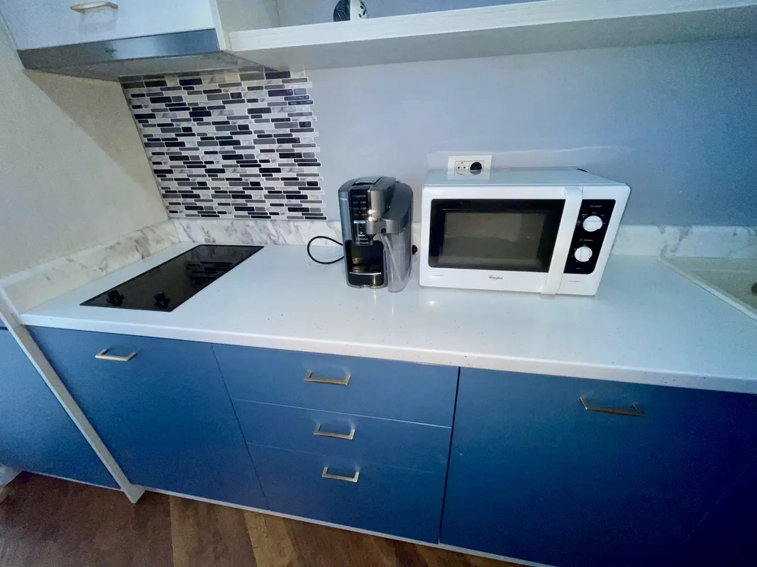 Apartment 32